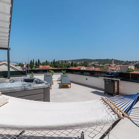 Lejlighed Penthouse Luka *