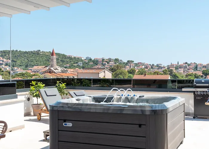 Apartment Penthouse Luka Trogir