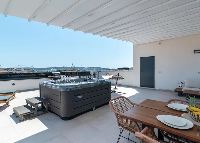 Penthouse Luka Trogir