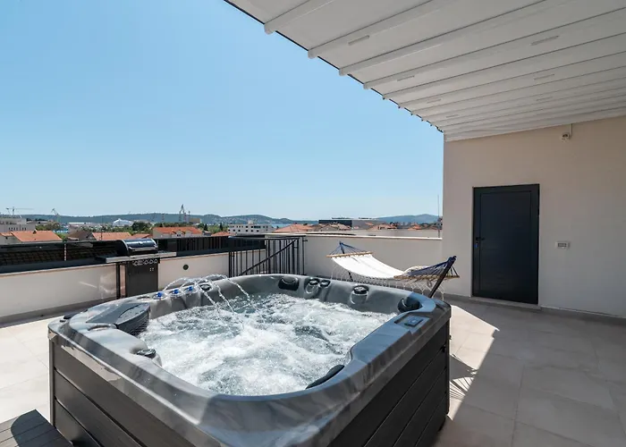 Penthouse Luka * トロギール