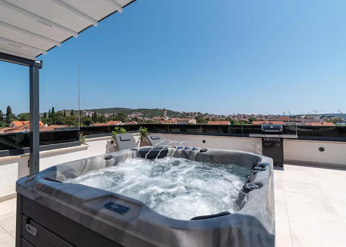 Apartment Penthouse Luka