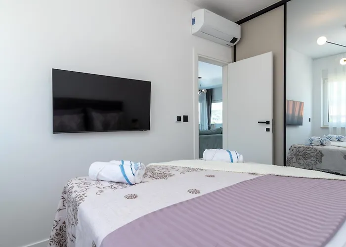 Apartment Penthouse Luka *