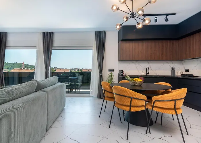 Apartment Penthouse Luka *