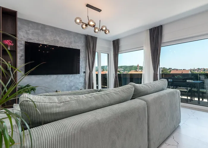 Apartment Penthouse Luka Trogir