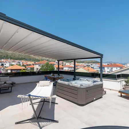 Penthouse Luka Apartment Trogir