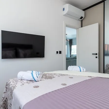 Apartment Penthouse Luka *