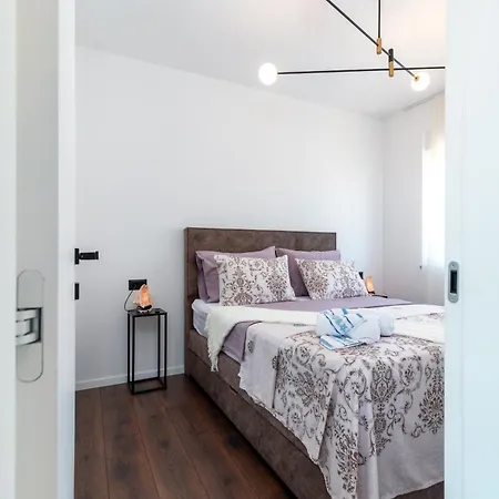 Penthouse Luka Apartment *