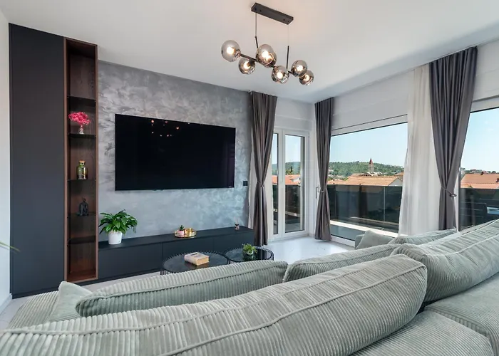Penthouse Luka *